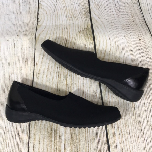 munro traveler slip on